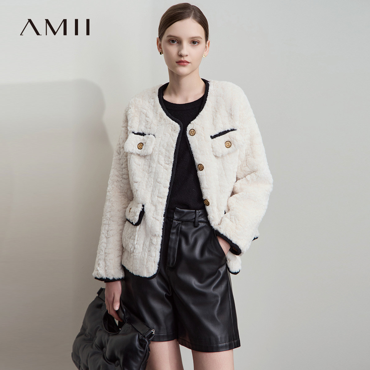 Amii【小香风环保皮草】小香风环保皮草时尚保暖宽松毛绒外套女
