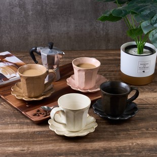 日本进口小兵梨花手工粗陶白色粉色茶色黑色马克杯咖啡杯碟陶瓷杯