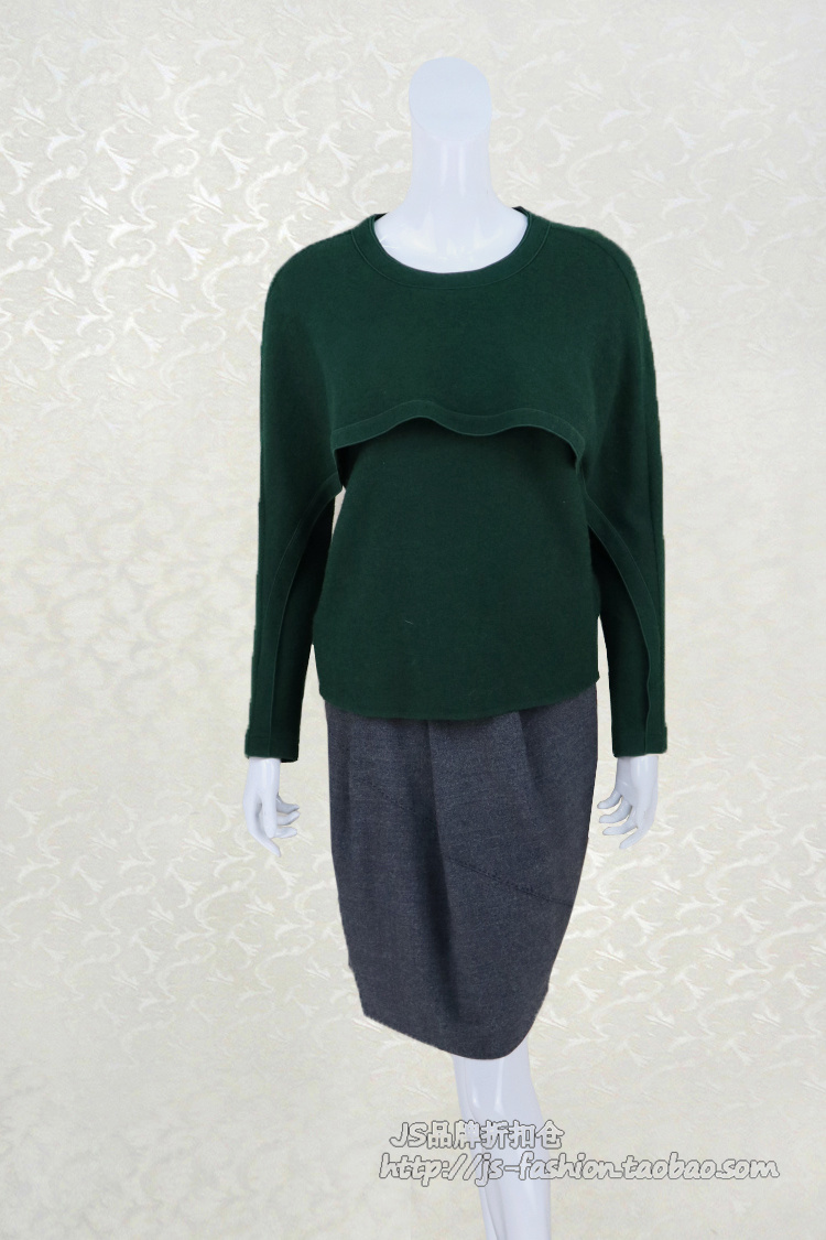 贴布圆领蝙蝠袖弹力羊毛呢针织衫