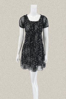 新!裘TN 蕾丝拼接雅致黑白印花女夏桑蚕丝连衣裙 532181E/532189E