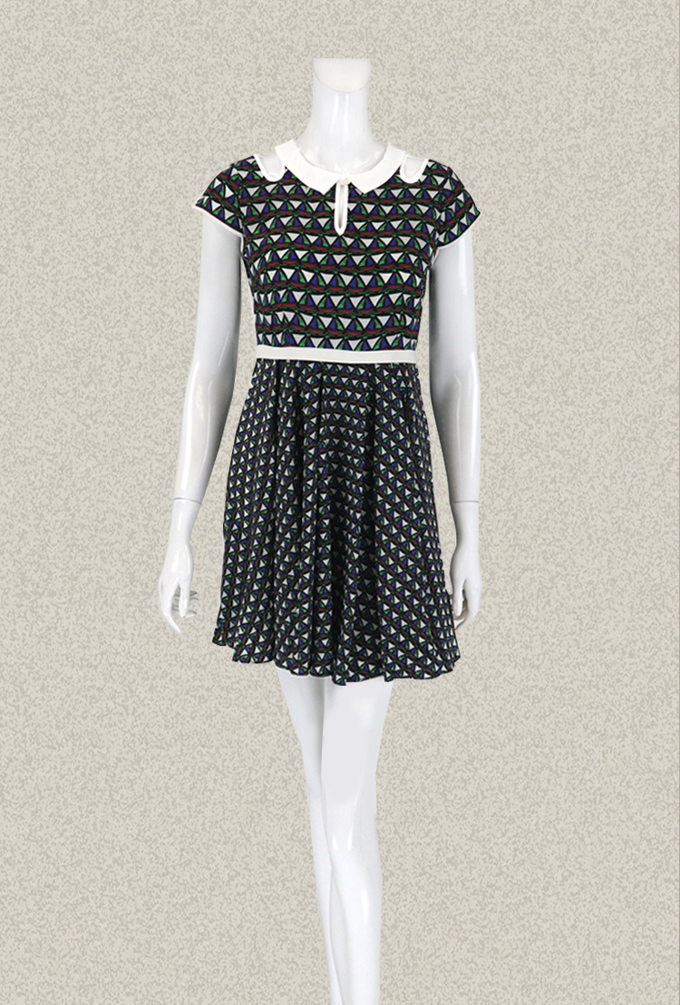 JH风 折扣促销 图案印花娃娃领镶边小露肩大摆减龄短连衣裙LC109