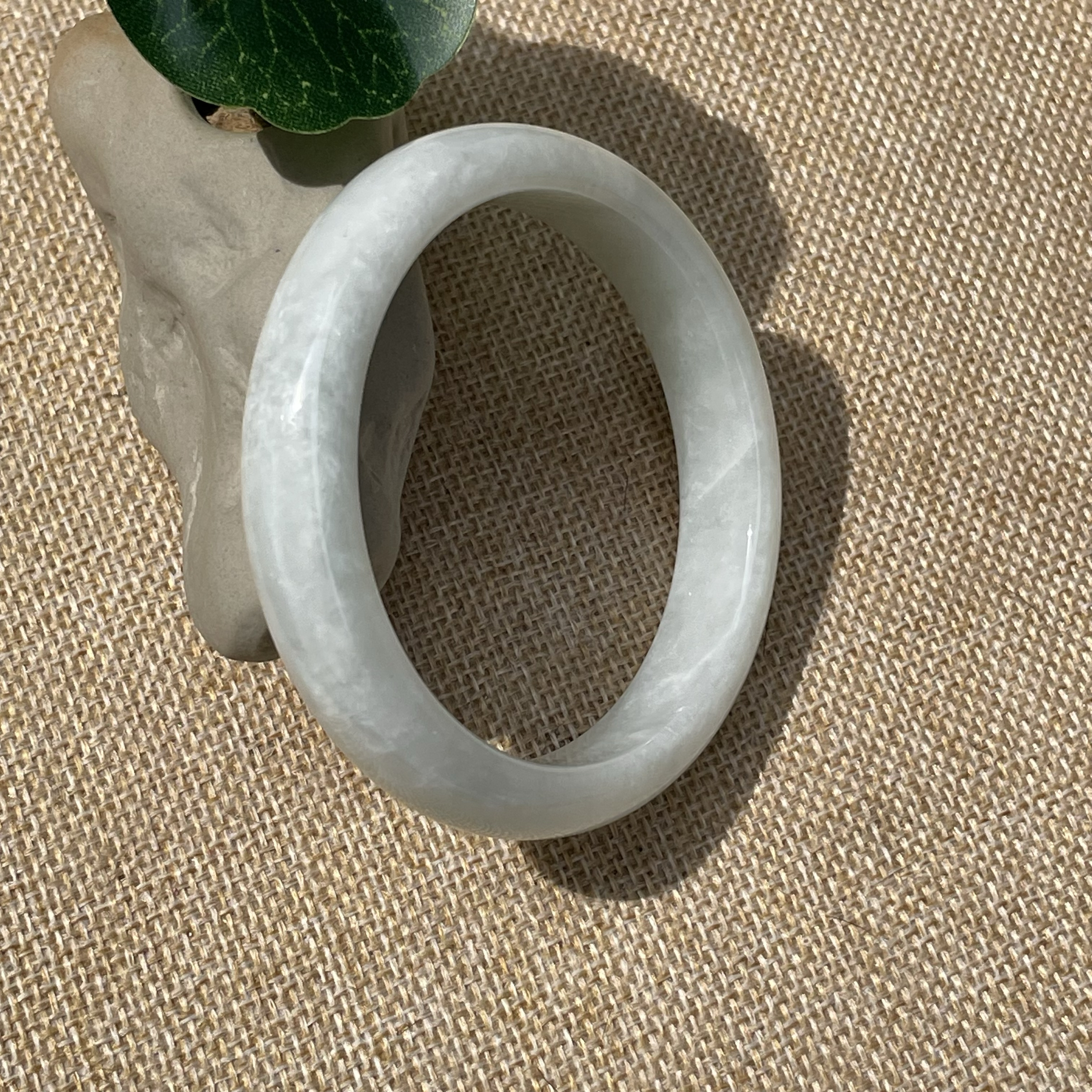 隆慈缘缅甸原矿A货翡翠62mm手镯细糯种淡绿手镯翡翠手镯