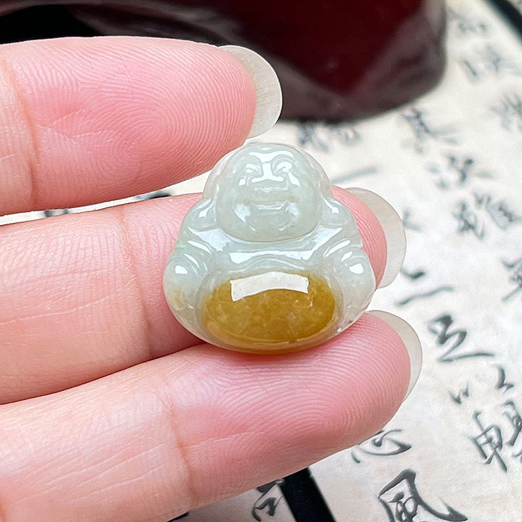 隆慈缘A货冰糯黄翡翠笑佛吊坠