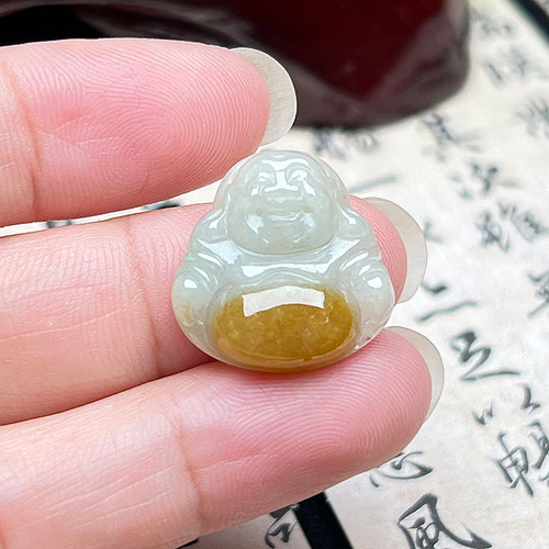 隆慈缘A货冰糯黄翡翠笑佛吊坠
