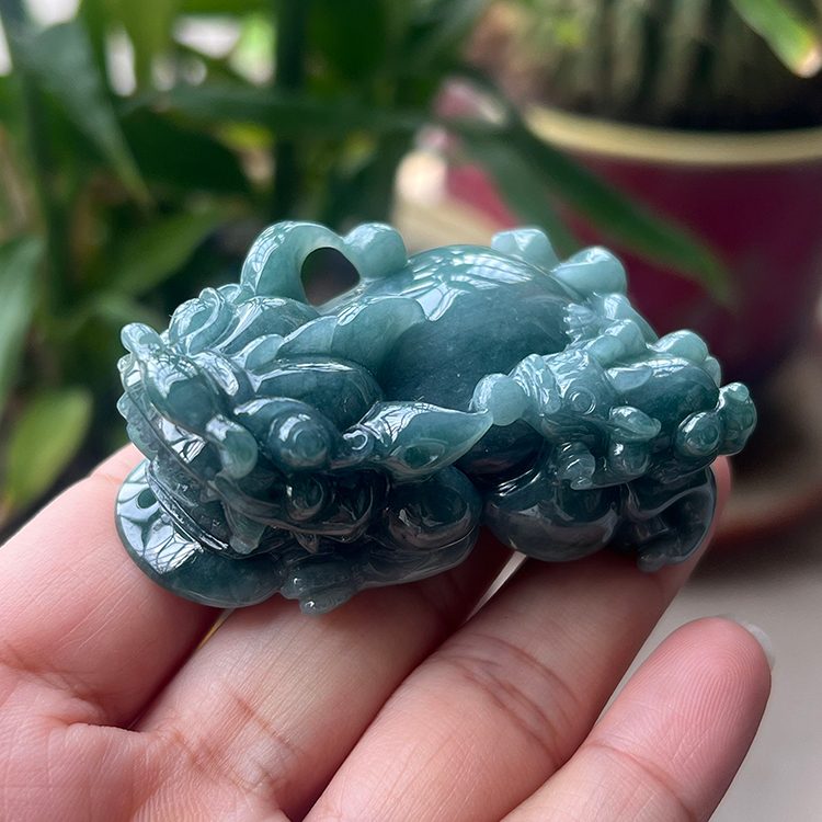 隆慈缘危地马拉翡翠母子貔貅玩件