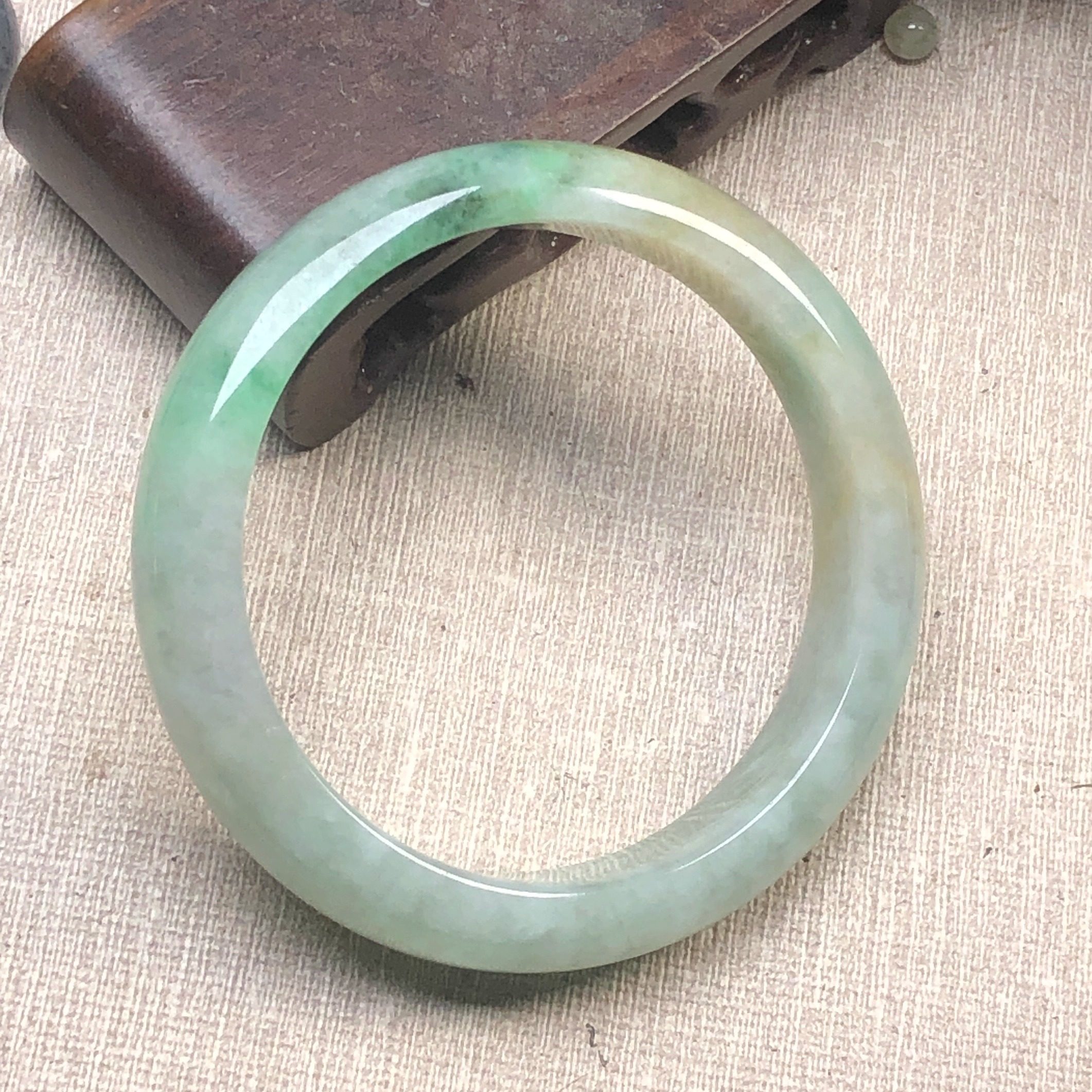 隆慈缘翡翠A货源头直发翡翠手镯福绿寿三彩58老坑冰糯三彩手镯