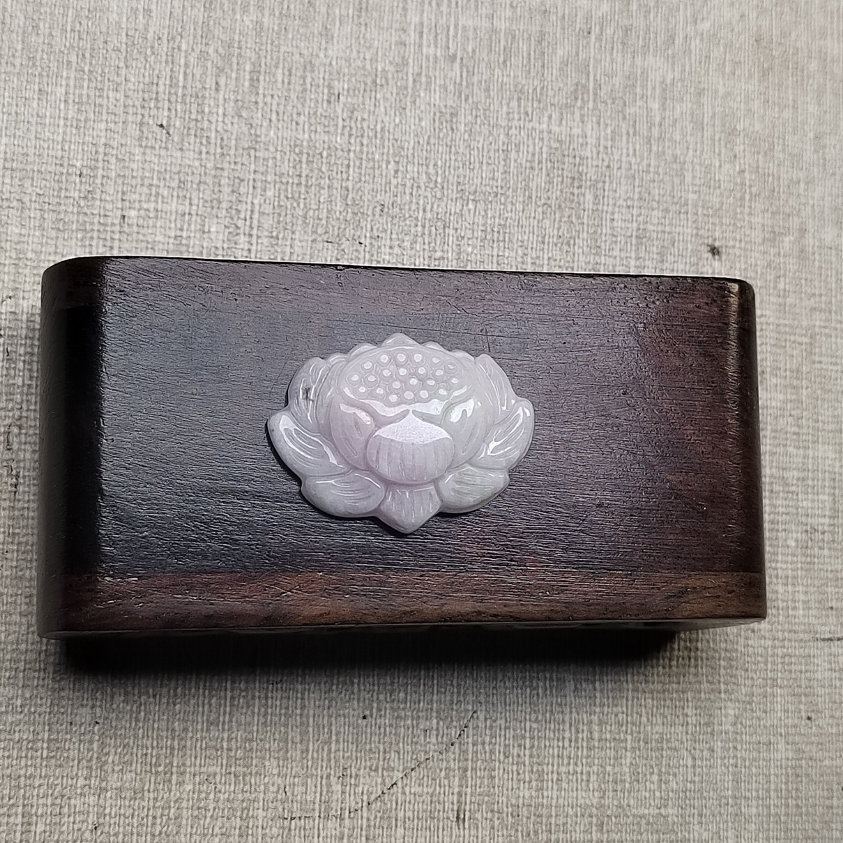 隆慈缘原矿翡翠源头直发A货翡翠冰糯种紫罗兰莲花吊坠挂件