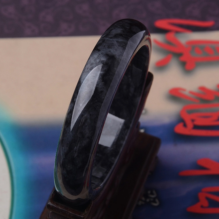 乌鸡种玉石手镯隆慈缘翡翠玉镯