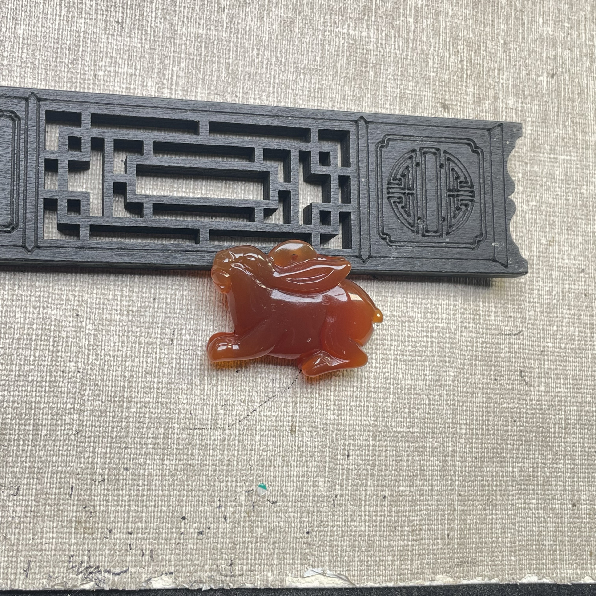 隆慈缘正品玛瑙枣红兔生肖兔吊坠挂件手把件