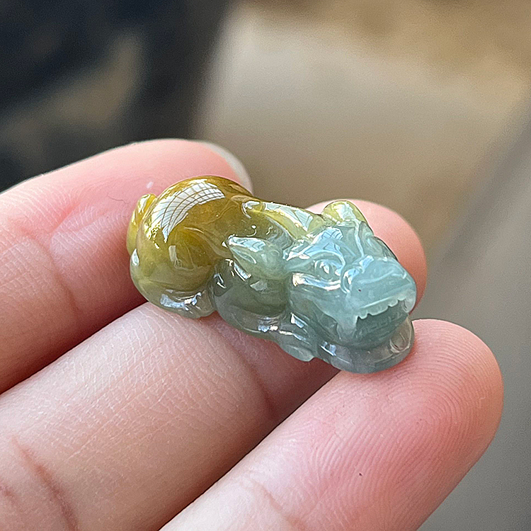 隆慈缘产地直销翡翠貔貅吊坠危地马拉A货黄翡翠旺财貔貅挂件项坠