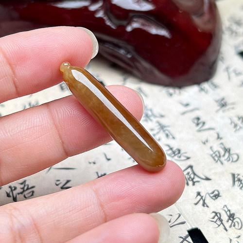 隆慈缘A货缅甸红翡翠福瓜吊坠
