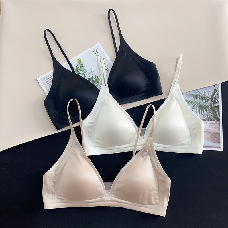 缎面裸感无痕内衣女小胸聚拢防下垂2025新款收副乳三角杯文胸罩女