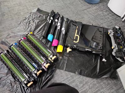 上门维修打印复印机黑白彩色机器卡纸报错不工作加墨碳粉桌面落地