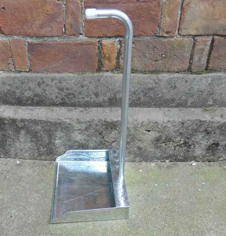 钢管手柄铁簸箕铁扒斗环卫 畚斗 铁垃圾斗家用扒机子新款铁垃圾铲