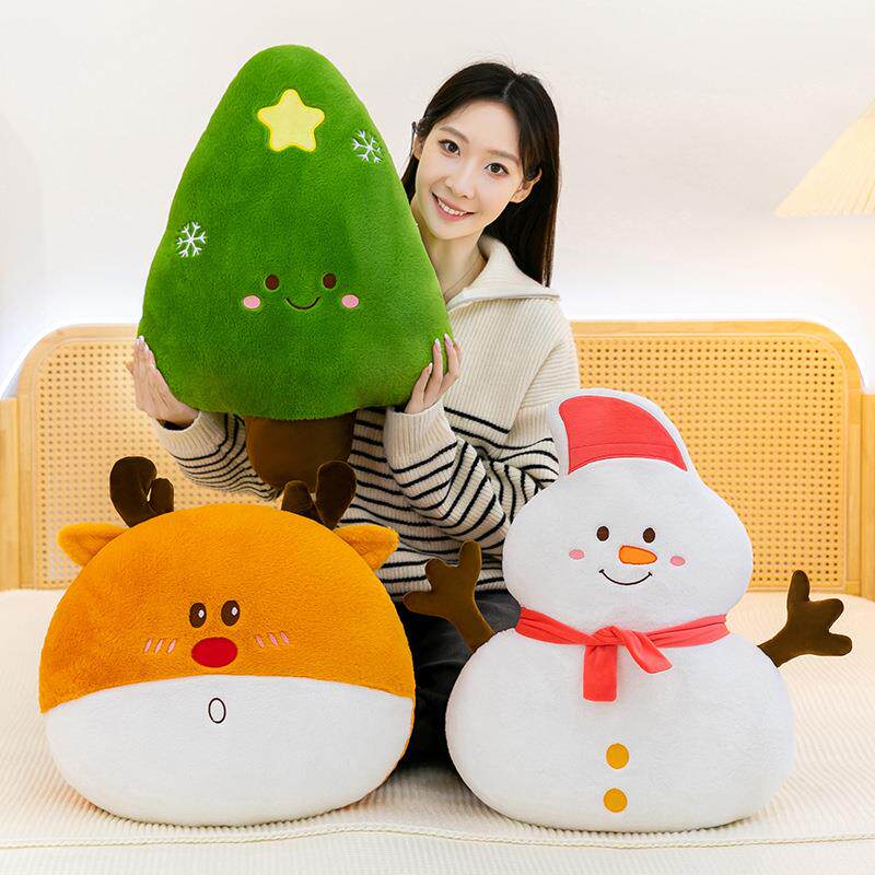 卡通圣诞雪人圣诞树抱枕姜饼人公仔沙发靠垫节日装饰商场活动礼品