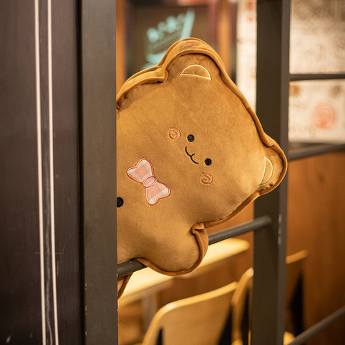 ins姜饼人午睡抱枕客厅靠垫沙发靠枕卧室少女心网红毛绒可爱女生