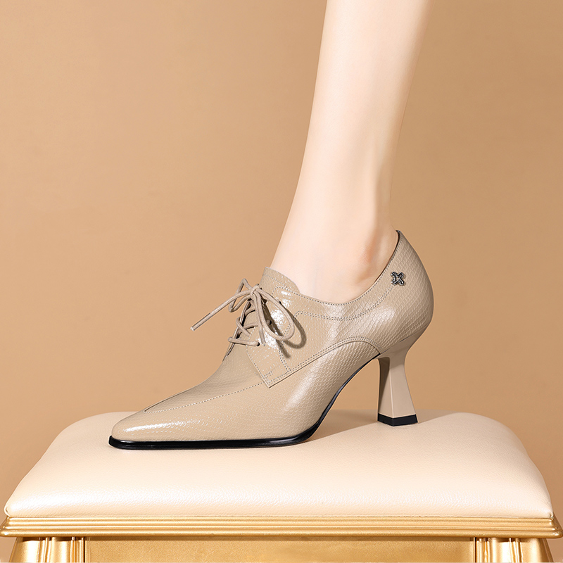 裸色通勤系带尖头牛皮深口单鞋女