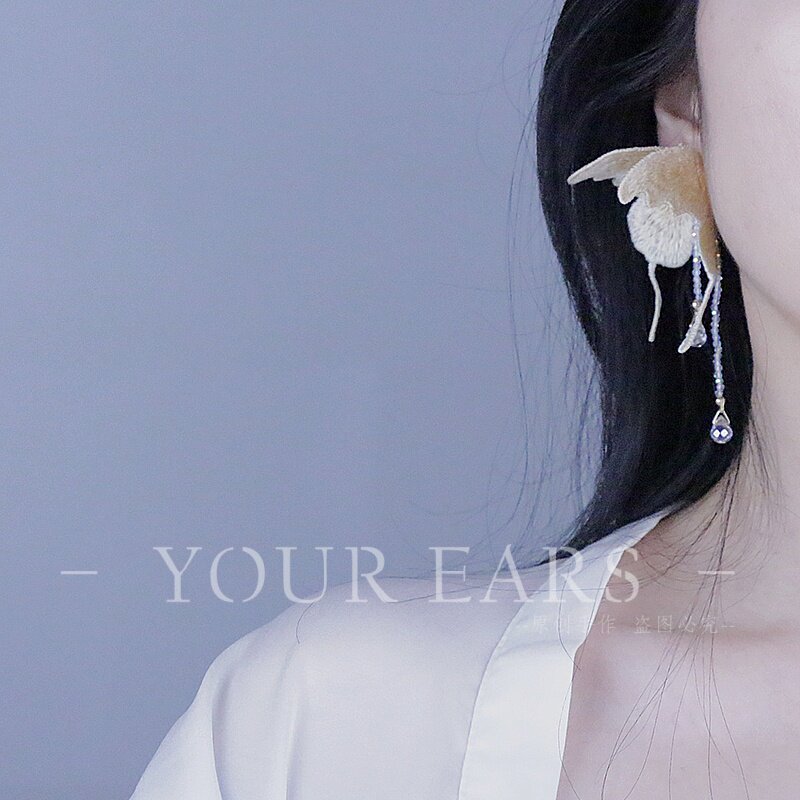 YOUR EARS原创手作布艺刺绣蝴蝶杏色夸张复古港风百搭耳环耳夹