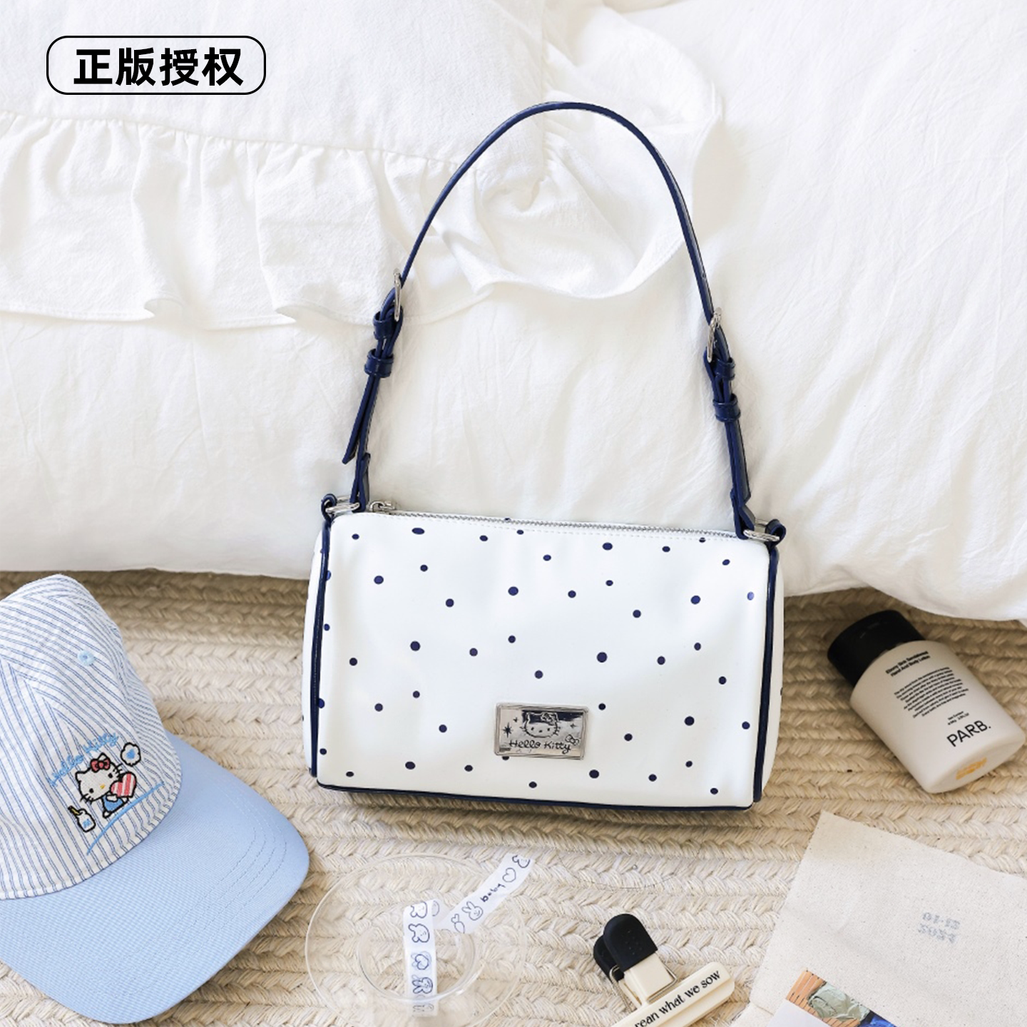 正版授权！凯蒂猫白色波点小方包