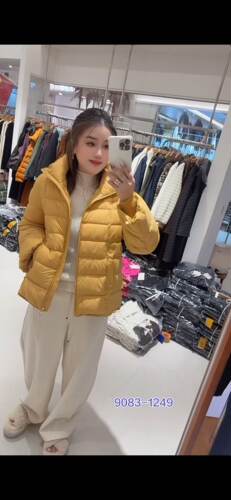 芮娜依莲9083大码羽绒服女胖mm排骨短款90白鸭绒200斤女装新款冬