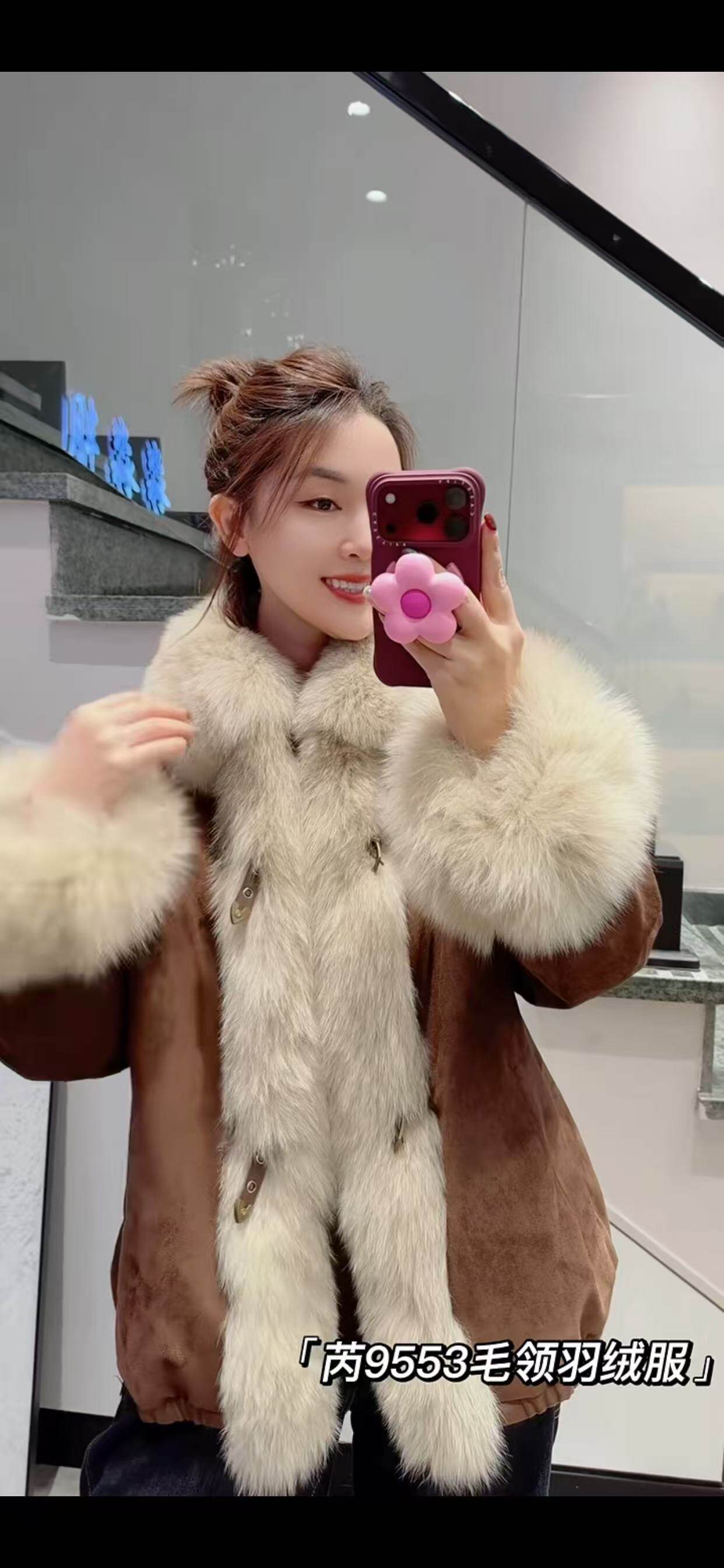 芮娜依莲9553大码羽绒派克服女胖mm大毛领200斤女装新款皮毛一体