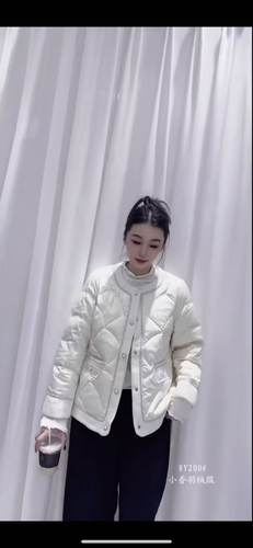 胖淼淼8Y200大码羽绒服女胖MM小香风90白鸭绒棉袄200斤女装新款冬