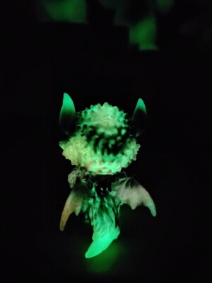 飞翼恶魔 夜光sofubi 长翅膀的小怪兽 ｜ GEEKATOYS正版玩具