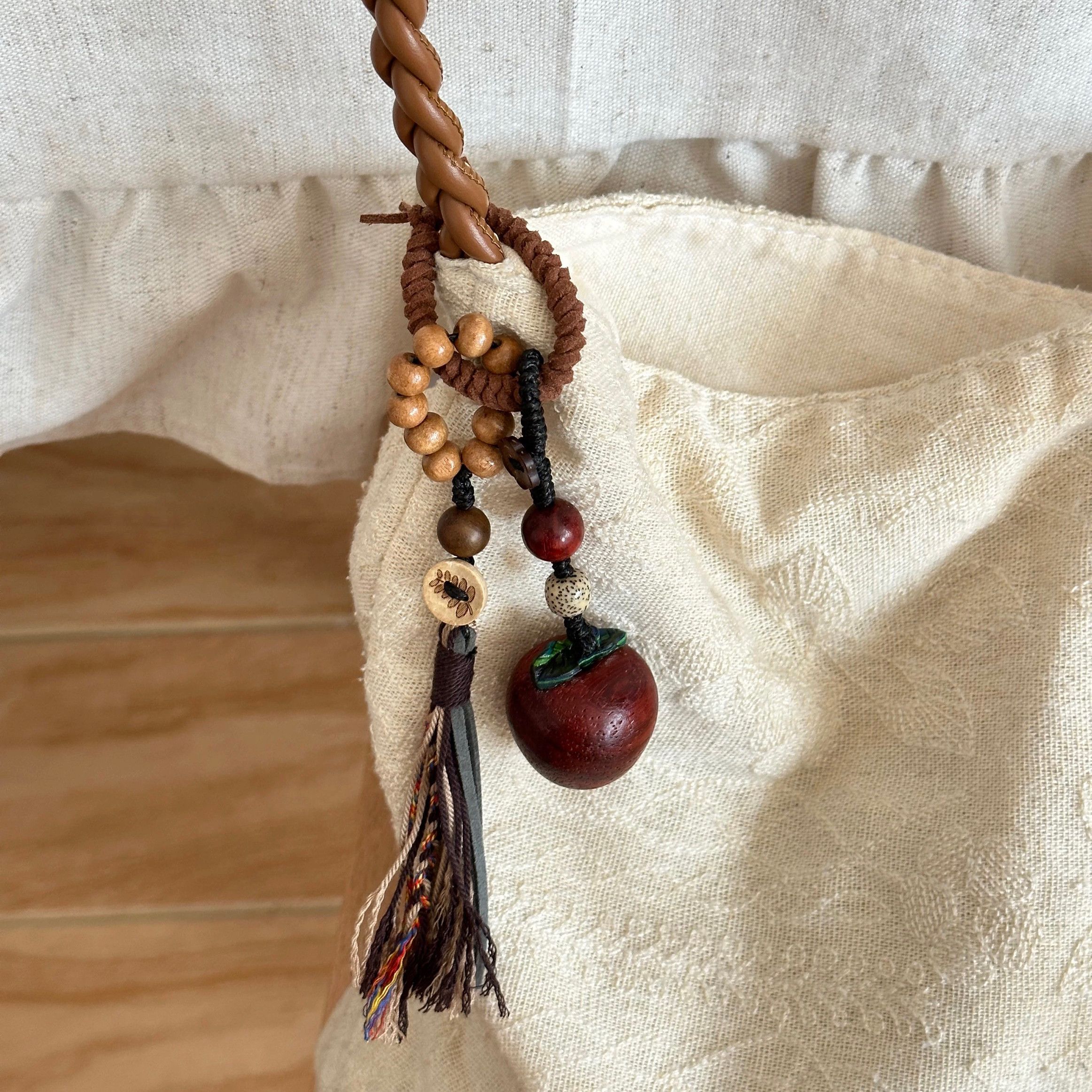 苹安木雕苹果手工编织包挂手机链木质原创挂件生日礼物推荐包挂件