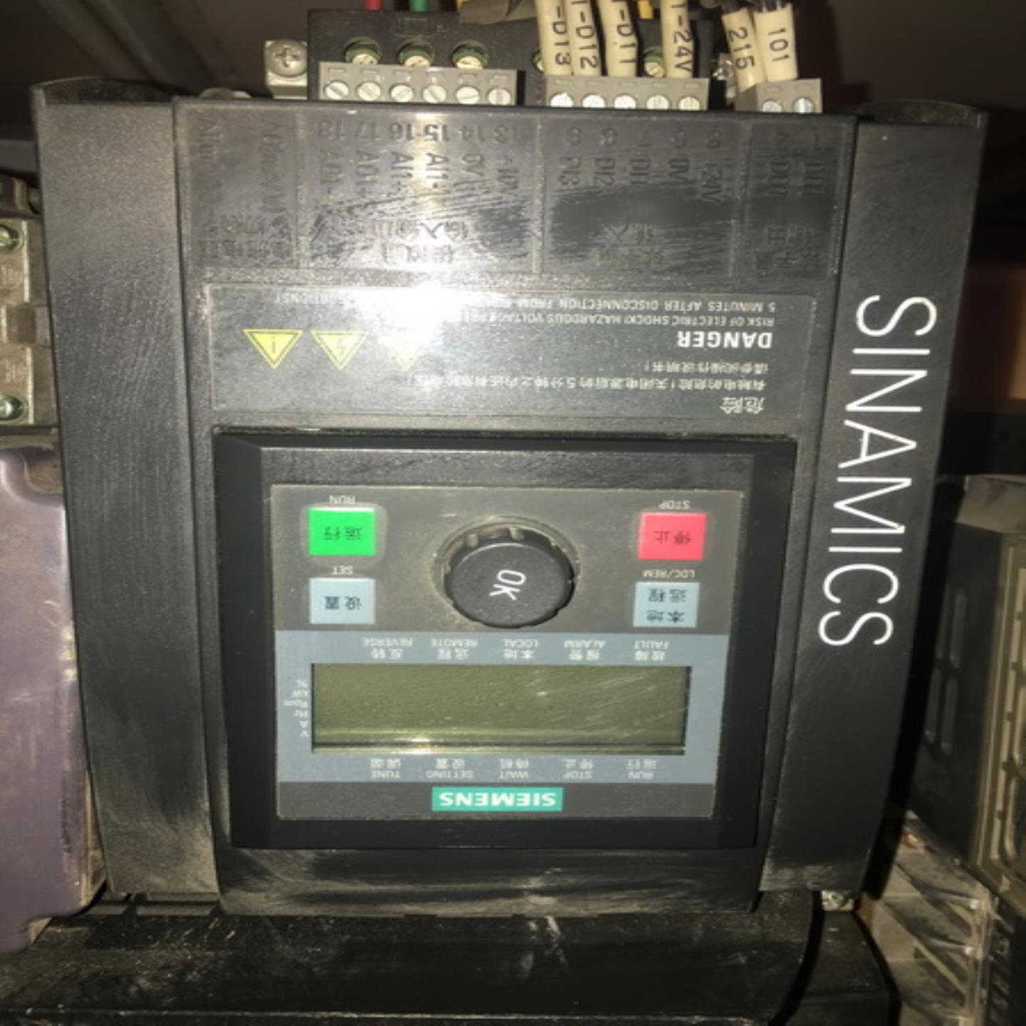 西门子 变频器 V10系列 6SL3217-0CE25-5UA1 55KW