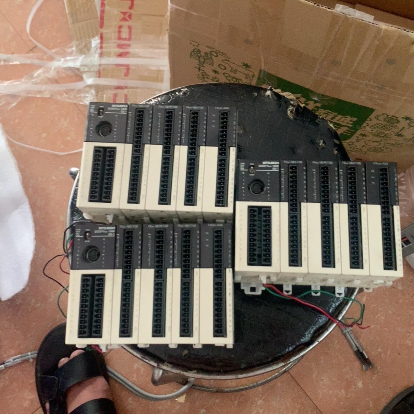 议价三菱PLCFX3UC-16MRDS-T和配套模块三组