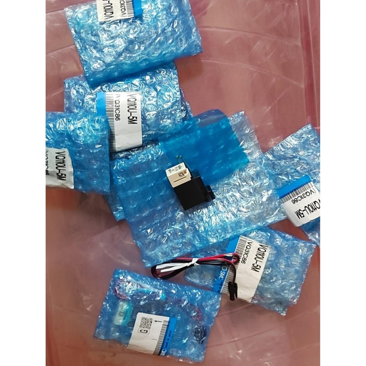 SMC VQ110U-5M 日本原装正品 电磁阀 工程剩 余