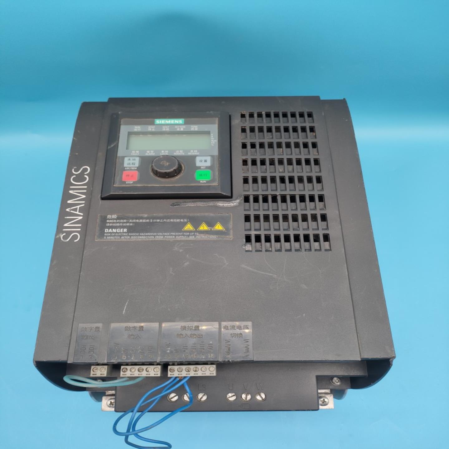 西门子SINAMICS V10变频器6SL3217-0CE31-1UA1 11KW 380V一手拆机