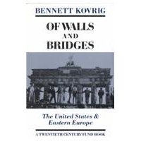 预订 Of Walls and Bridges: The United States & Eastern Europe: 9780814746134