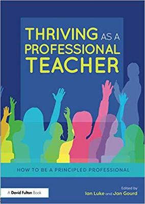 【预售】Thriving as a Professional Teacher