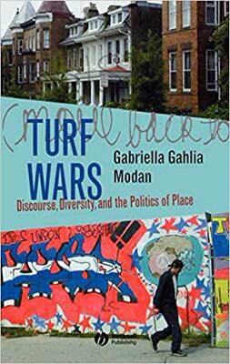 【预售】Turf Wars - Discourse, Diversity And The Politics Of Place