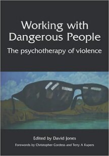 【预订】Working with Dangerous People