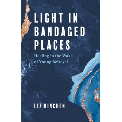 预订 Light in Bandaged Places 绷带处的光: 9781647425357