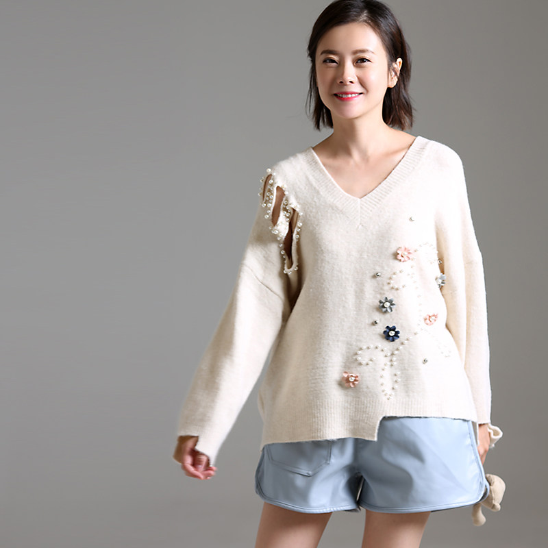 特惠6折 M7020 韩版清新减龄破洞钉珠V领套头百搭打底毛衣女秋冬|msdalam kategori Butik wanita / wanita, sweater - dari Buy2taobao.com untuk memberikan perkhidmatan ejen Taobao profesional membeli