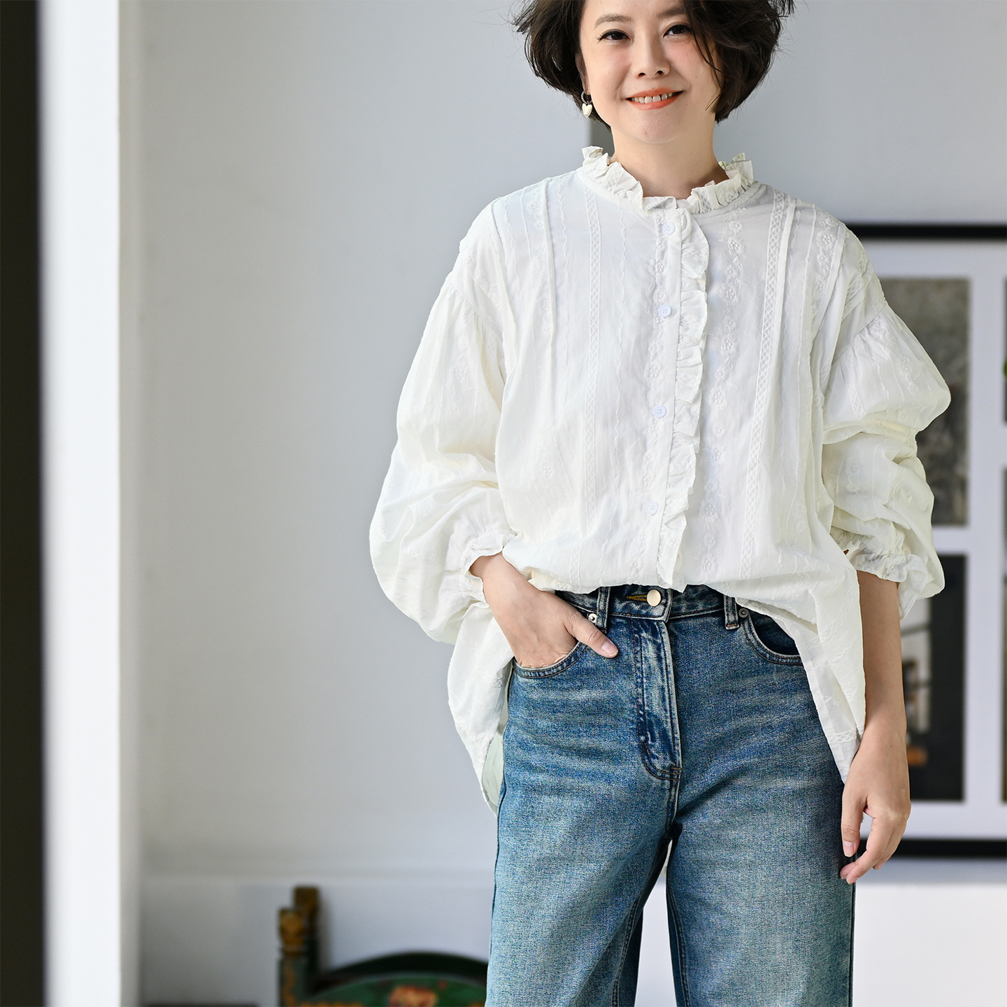 刺绣加绒宽松纯棉白衬衫女