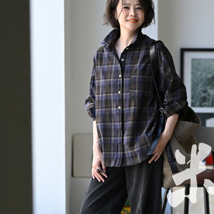 C60081 文艺英伦捏褶宽松纯棉灰蓝格子衬衫女 2026秋季 米兰宣言