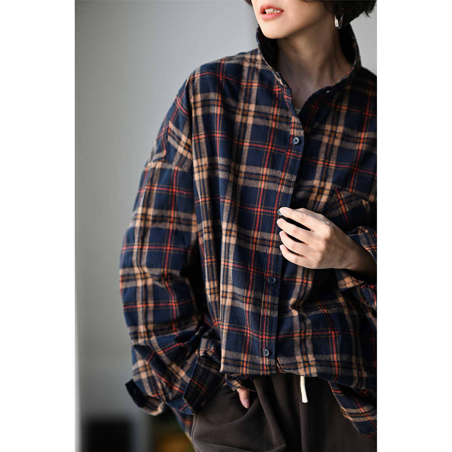 纯棉宽松磨毛中长款格子衬衫