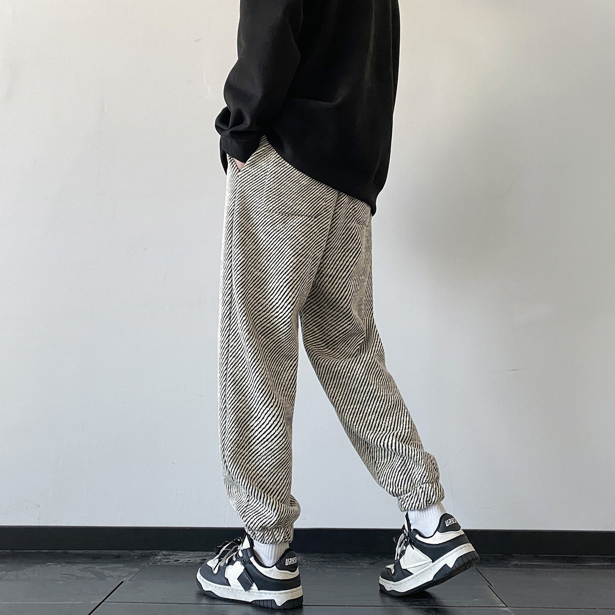 M-5XL大码春季新款黑白条纹宽松休闲裤直筒裤束脚卫裤 K05-P65图片