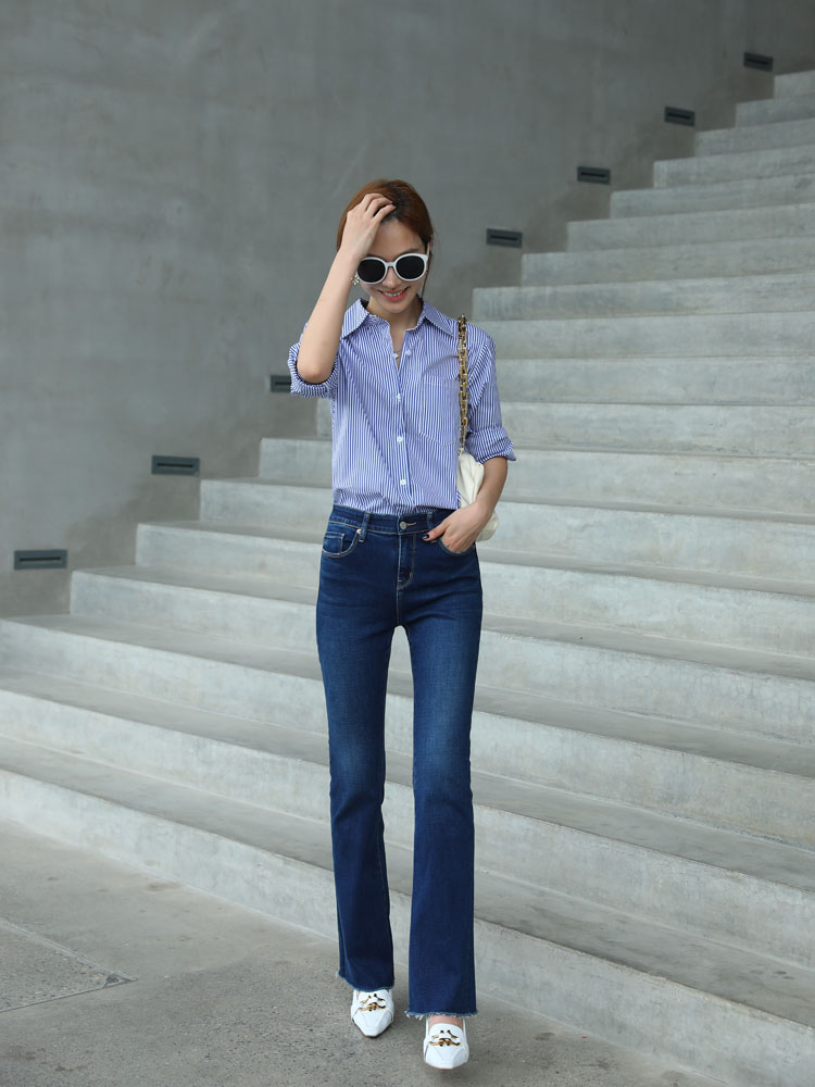 秋季喇叭显瘦蓝色牛仔裤