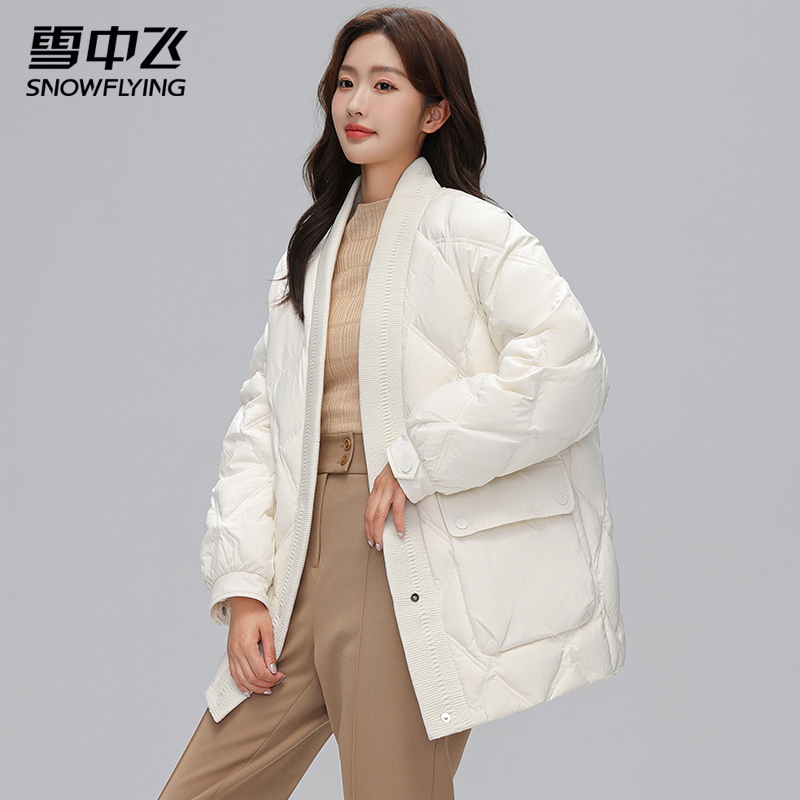 雪中飞设计感羽绒服女短款加厚