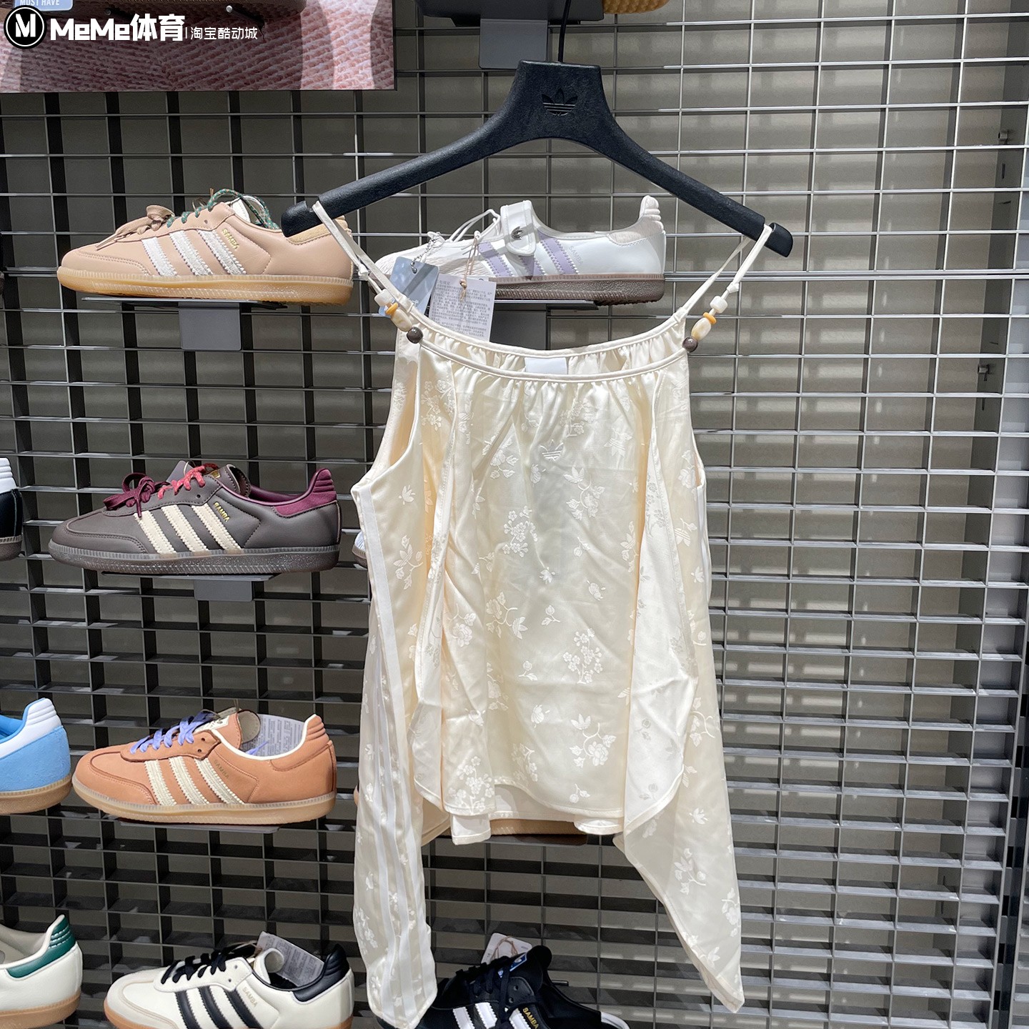 阿迪达斯三叶草女装2026秋款新中式缎面提花松弛感休闲吊带LD6441