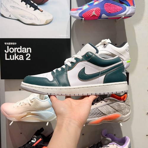 耐克男鞋2024秋新款时尚休闲百搭运动舒适透气低帮板鞋FQ7687-300