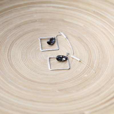 方框水滴型几何嵌套银色耳线耳饰