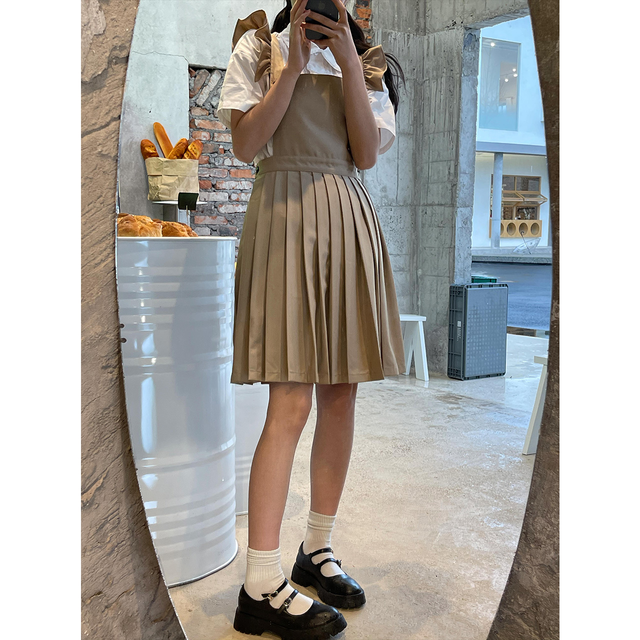 尔给奶甜背带裙夏季女2022新款设计感小众日系百褶连衣裙小个子