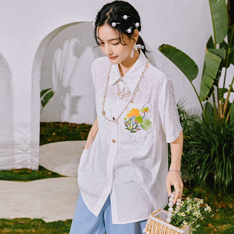夏季通勤优雅刺绣花朵短袖衬衫女
