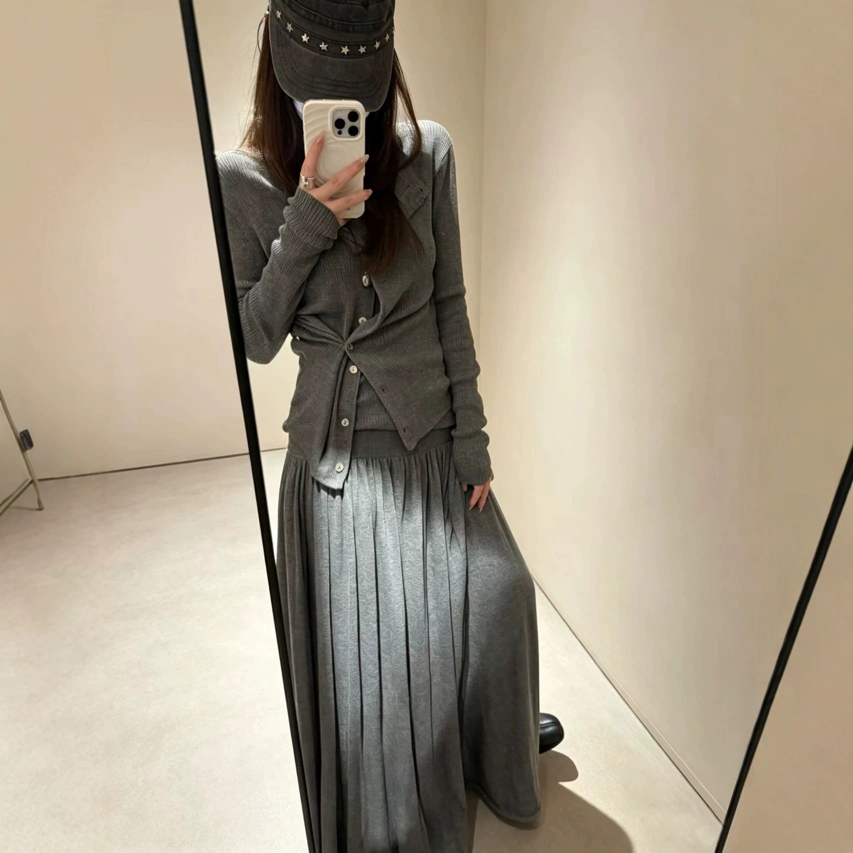 六羊毛针织开衫背心半裙三件套